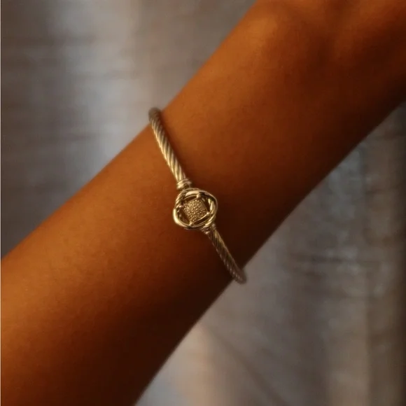 David Yurman infinity bracelet with diamonds - Picture 2 of 8